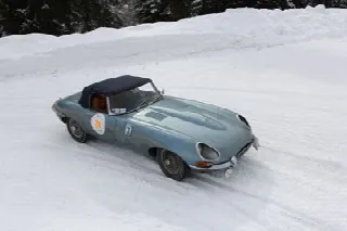 Foto 60 di 385: JAGUAR E TYPE 4.2 ROADSTER S1 1965