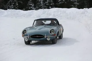 Foto 62 di 385: JAGUAR E TYPE 4.2 ROADSTER S1 1965