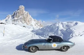 Foto 67 di 385: JAGUAR E TYPE 4.2 ROADSTER S1 1965