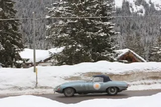 Foto 68 di 385: JAGUAR E TYPE 4.2 ROADSTER S1 1965