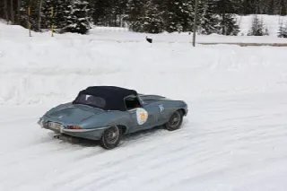 Foto 71 di 385: JAGUAR E TYPE 4.2 ROADSTER S1 1965