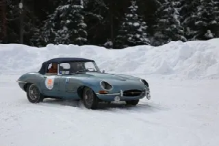 Foto 72 di 385: JAGUAR E TYPE 4.2 ROADSTER S1 1965