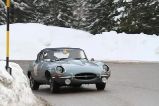 Foto 75 di 385: JAGUAR E TYPE 4.2 ROADSTER S1 1965