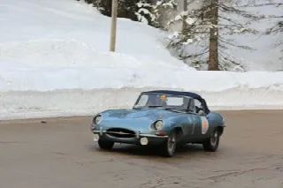 Foto 78 di 385: JAGUAR E TYPE 4.2 ROADSTER S1 1965