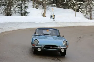Foto 79 di 385: JAGUAR E TYPE 4.2 ROADSTER S1 1965