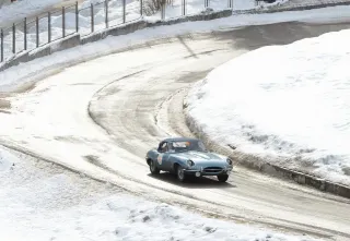 Foto 84 di 385: JAGUAR E TYPE 4.2 ROADSTER S1 1965
