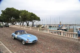 Foto 94 di 385: JAGUAR E TYPE 4.2 ROADSTER S1 1965