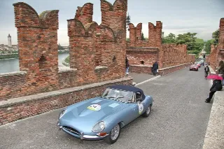 Foto 97 di 385: JAGUAR E TYPE 4.2 ROADSTER S1 1965