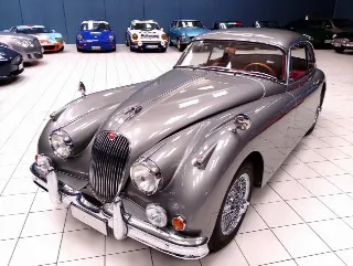 Foto 11 di 80: JAGUAR XK 150 FHC 3.4 LITRE 1958