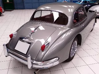 Foto 15 di 80: JAGUAR XK 150 FHC 3.4 LITRE 1958