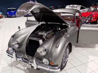 Foto 18 di 80: JAGUAR XK 150 FHC 3.4 LITRE 1958
