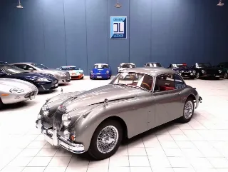 Foto 3 di 80: JAGUAR XK 150 FHC 3.4 LITRE 1958