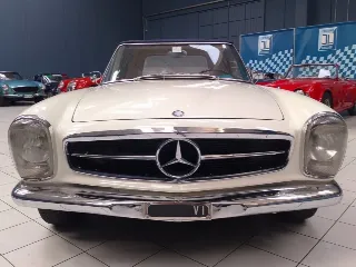 Foto 14 di 99: MERCEDES BENZ  230 SL PAGODA 1965
