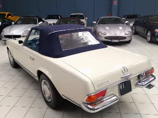 Foto 18 di 99: MERCEDES BENZ  230 SL PAGODA 1965