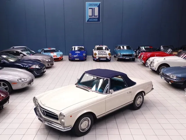 MERCEDES BENZ  230 SL PAGODA 1965