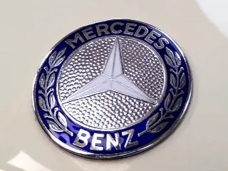 Foto 24 di 99: MERCEDES BENZ  230 SL PAGODA 1965