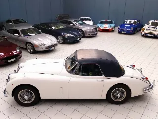 Foto 10 di 85: JAGUAR XK 150 3.4 DHC RHD AUTOMATIC