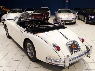 Foto 51 di 85: JAGUAR XK 150 3.4 DHC RHD AUTOMATIC