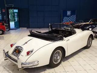 Foto 52 di 85: JAGUAR XK 150 3.4 DHC RHD AUTOMATIC