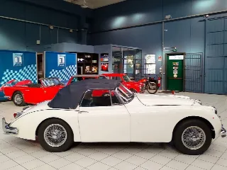 Foto 54 di 85: JAGUAR XK 150 3.4 DHC RHD AUTOMATIC