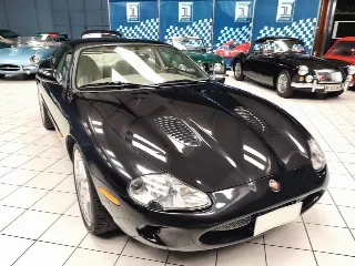 Foto 12 di 68: JAGUAR XK R COUPE 1998