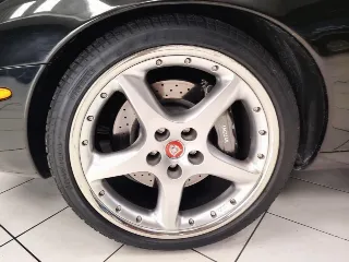 Foto 21 di 68: JAGUAR XK R COUPE 1998