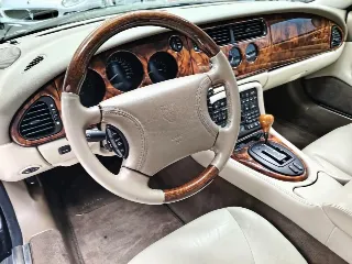Foto 27 di 68: JAGUAR XK R COUPE 1998