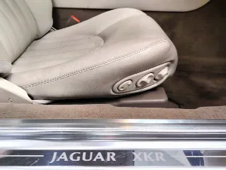 Foto 47 di 68: JAGUAR XK R COUPE 1998