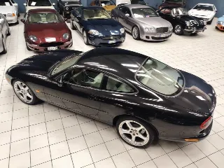 Foto 8 di 68: JAGUAR XK R COUPE 1998