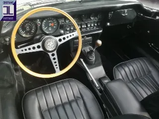 Foto 25 di 51: JAGUAR E-TYPE ROADSTER 4.2 S2 1970