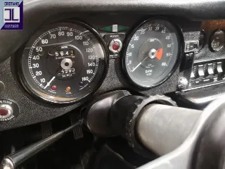 Foto 30 di 51: JAGUAR E-TYPE ROADSTER 4.2 S2 1970