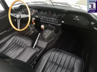 Foto 33 di 51: JAGUAR E-TYPE ROADSTER 4.2 S2 1970