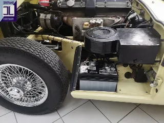 Foto 40 di 51: JAGUAR E-TYPE ROADSTER 4.2 S2 1970