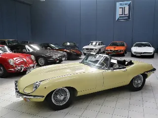 Foto 4 di 51: JAGUAR E-TYPE ROADSTER 4.2 S2 1970