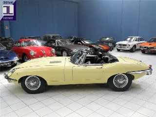 Foto 5 di 51: JAGUAR E-TYPE ROADSTER 4.2 S2 1970