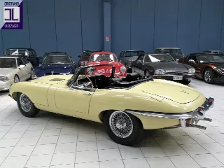 Foto 6 di 51: JAGUAR E-TYPE ROADSTER 4.2 S2 1970