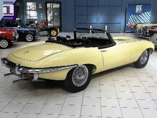 Foto 9 di 51: JAGUAR E-TYPE ROADSTER 4.2 S2 1970