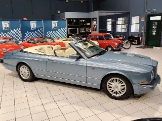 Foto 10 di 64: BENTLEY AZURE 1996