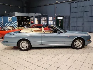 Foto 11 di 64: BENTLEY AZURE 1996