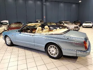 Foto 13 di 64: BENTLEY AZURE 1996
