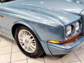 Foto 17 di 64: BENTLEY AZURE 1996