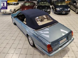 Foto 21 di 64: BENTLEY AZURE 1996