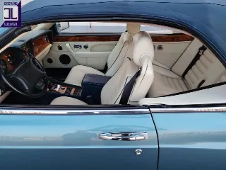 Foto 30 di 64: BENTLEY AZURE 1996