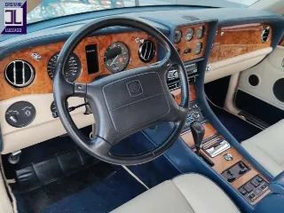 Foto 33 di 64: BENTLEY AZURE 1996