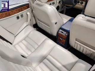 Foto 48 di 64: BENTLEY AZURE 1996