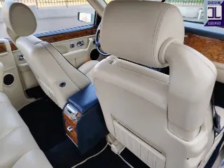 Foto 53 di 64: BENTLEY AZURE 1996