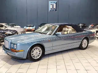 Foto 5 di 64: BENTLEY AZURE 1996
