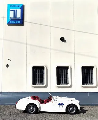 Foto 15 di 487: TRIUMPH TR3 SPORT 1955 ELEGGIBILE 1000 MIGLIA