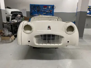 Foto 256 di 487: TRIUMPH TR3 SPORT 1955 ELEGGIBILE 1000 MIGLIA