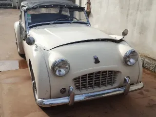 Foto 84 di 487: TRIUMPH TR3 SPORT 1955 ELEGGIBILE 1000 MIGLIA